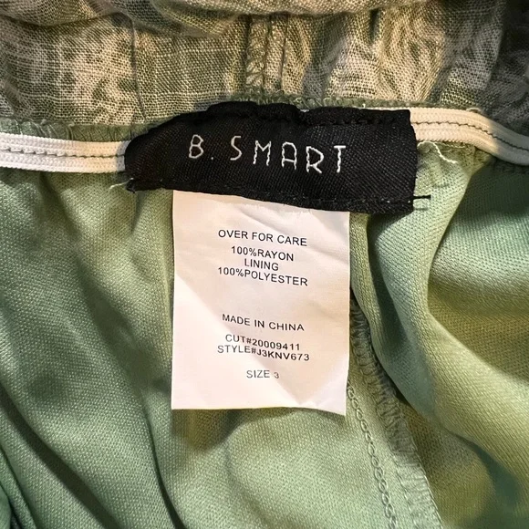 B. Smart green Floral Halter Dress - Picture 4 of 7